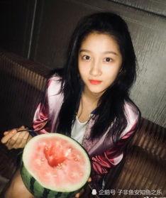 女孩说吃瓜吃瓜,揭秘女孩的“吃瓜”世界