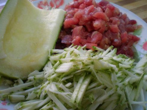 角瓜黄瓜能一起吃吗,探讨两者能否同食的奥秘