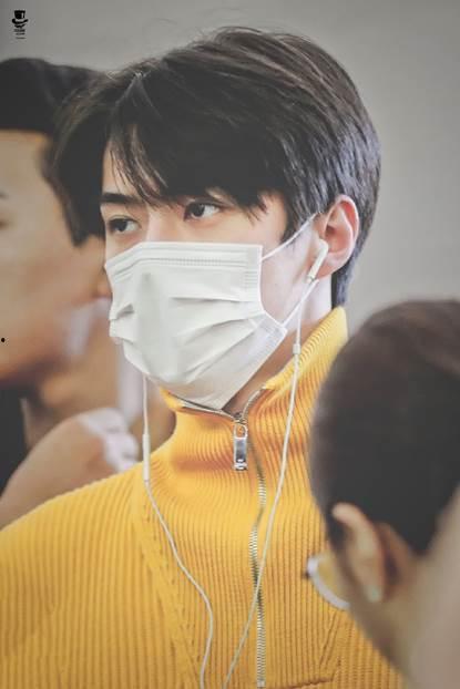 吴世勋吃瓜图,太可爱了!