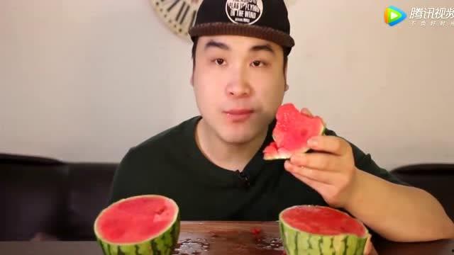 吃瓜的大胖视频,揭秘热门视频背后的趣味故事